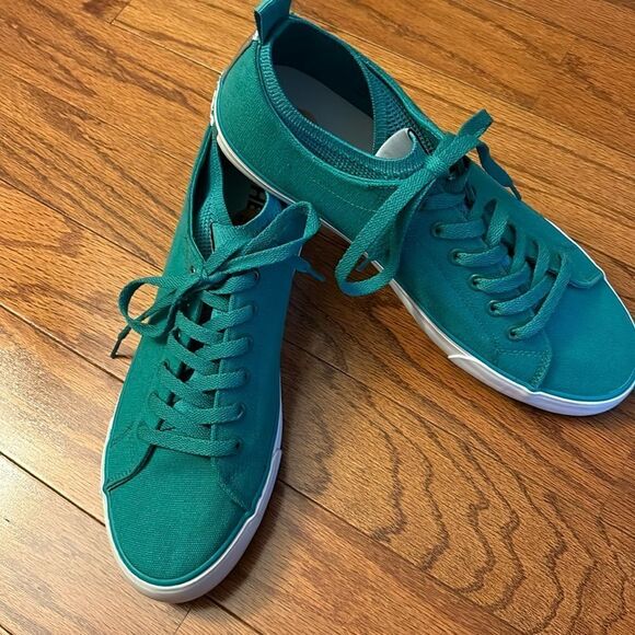 Kenneth Cole Size 9.5 Green Sneakers.  NWOT never worn - Picture 1 of 8